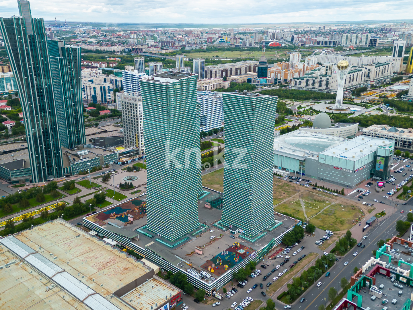 Продажа 3-комнатной квартиры, 130 м², ул. Достык, дом  5/1 - ул. Сауран в Астане - фото 43