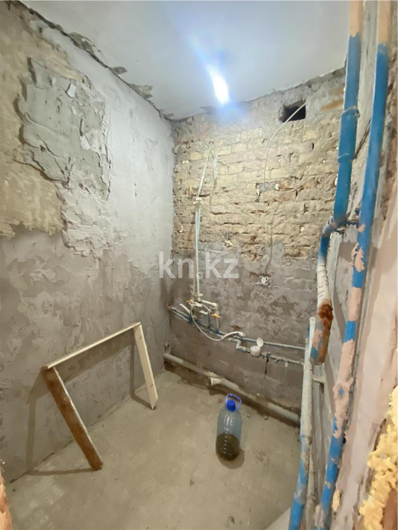 Продажа 3-комнатной квартиры, 51 м², ул. Локомотивная, дом  153 в Караганде - фото 6