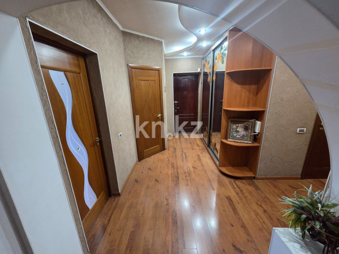 Продажа 2-комнатной квартиры, 92 м² - Продажа квартир в кирпичном доме в Алматы фото 4 из 9