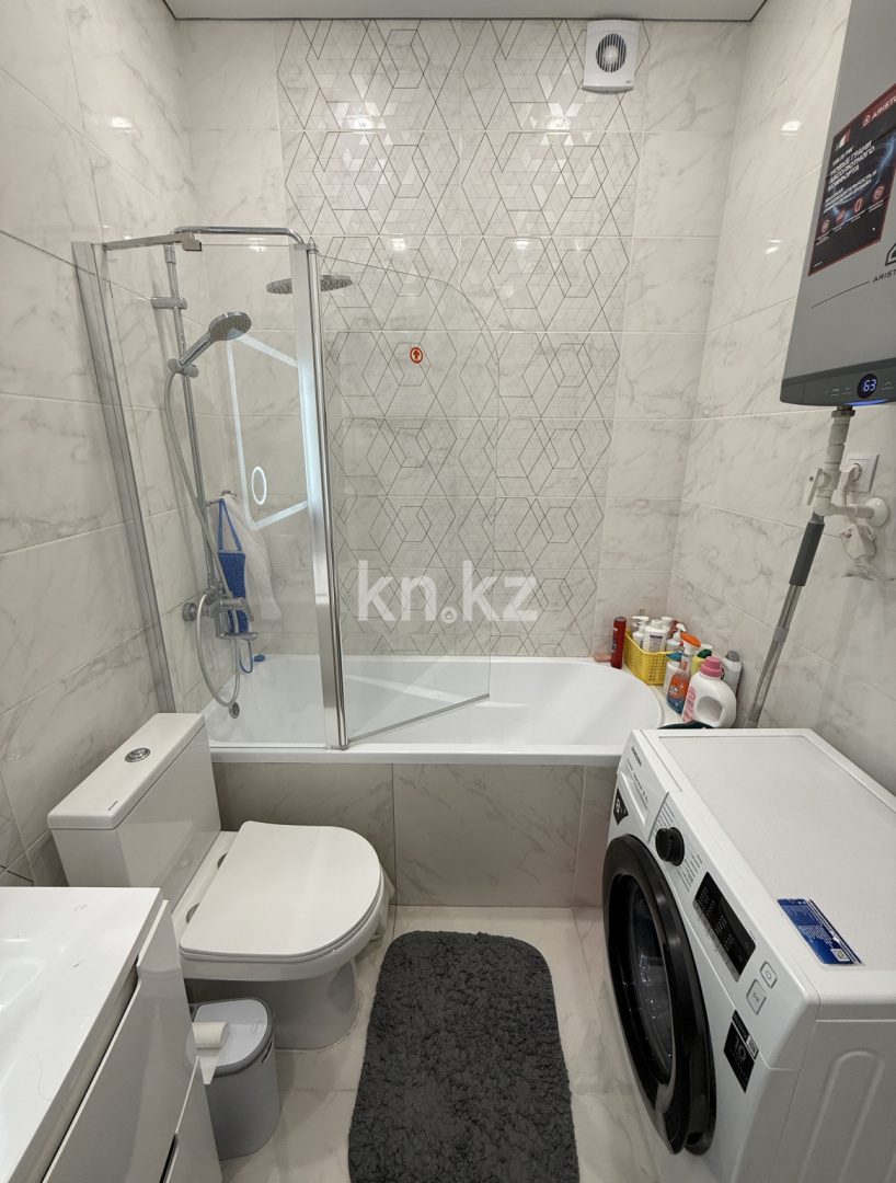 Продажа 3-комнатной квартиры, 87 м², пр. Шахтеров, дом  46/1 в Караганде - фото 16