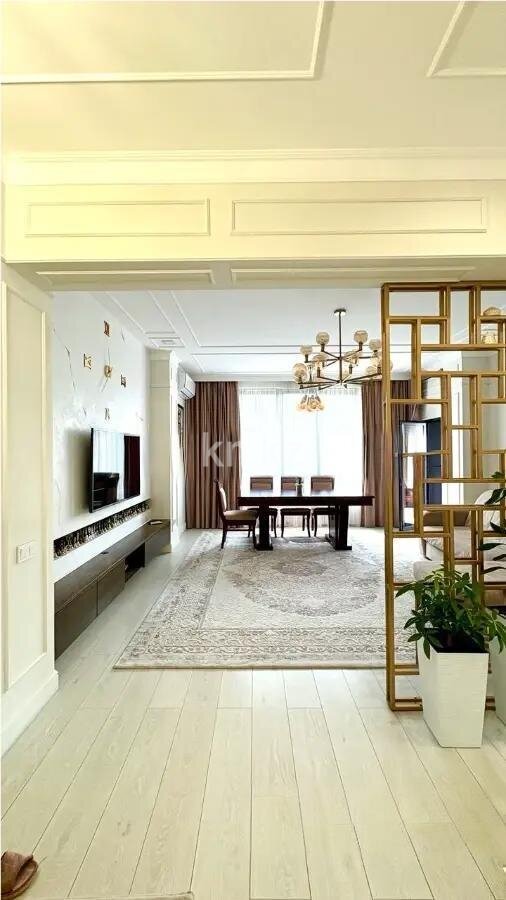 Продажа 4-комнатной квартиры, 117 м² в Алматы