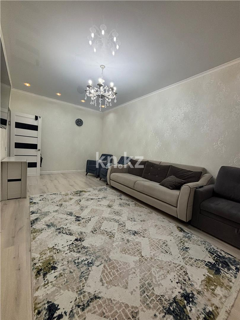 Продажа 2-комнатной квартиры, 65 м², мкр-н Степной-2 - Продажа квартир в Караганде фото 1 из 12