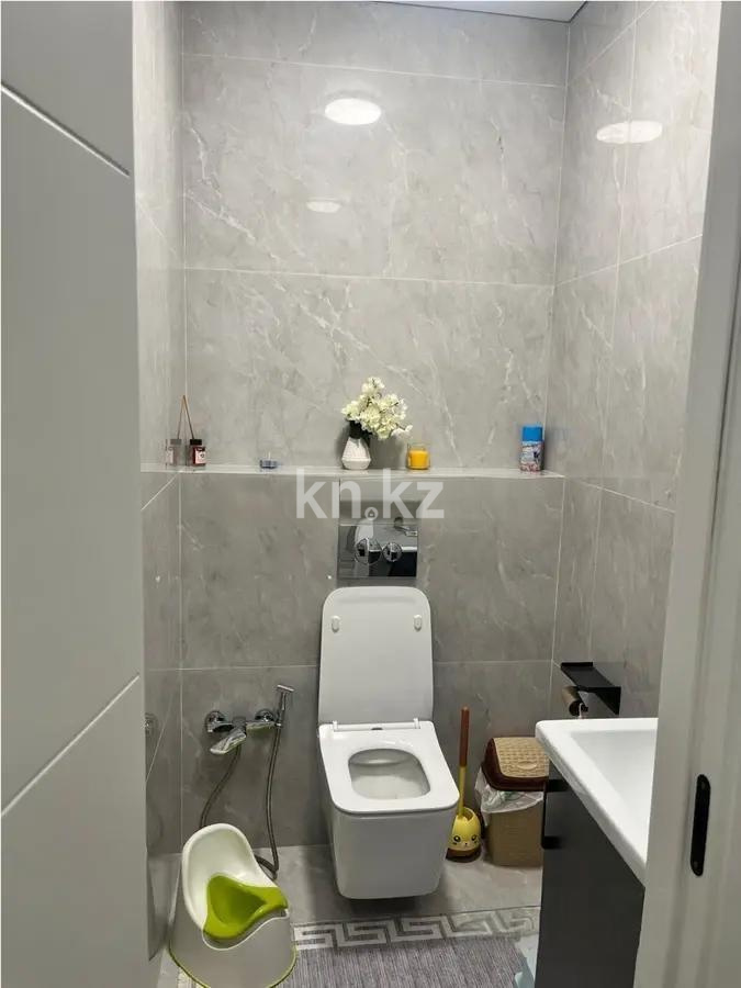 Продажа 3-комнатной квартиры, 75 м², ул. Толе би, дом  189/3 в Алматы - фото 6
