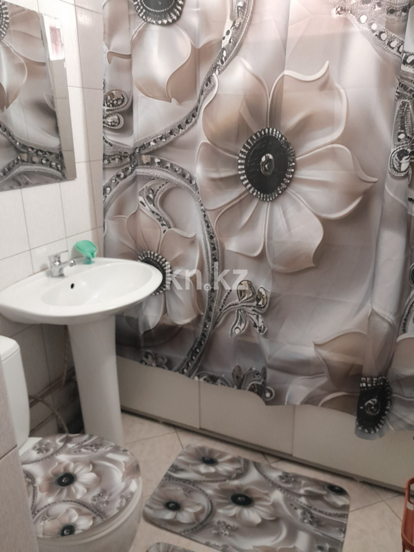 Аренда 2-комнатной квартиры посуточно, 50 м², пр. Ауэзова, дом  49 - Продажа квартир в Усть-Каменогорске фото 13 из 13