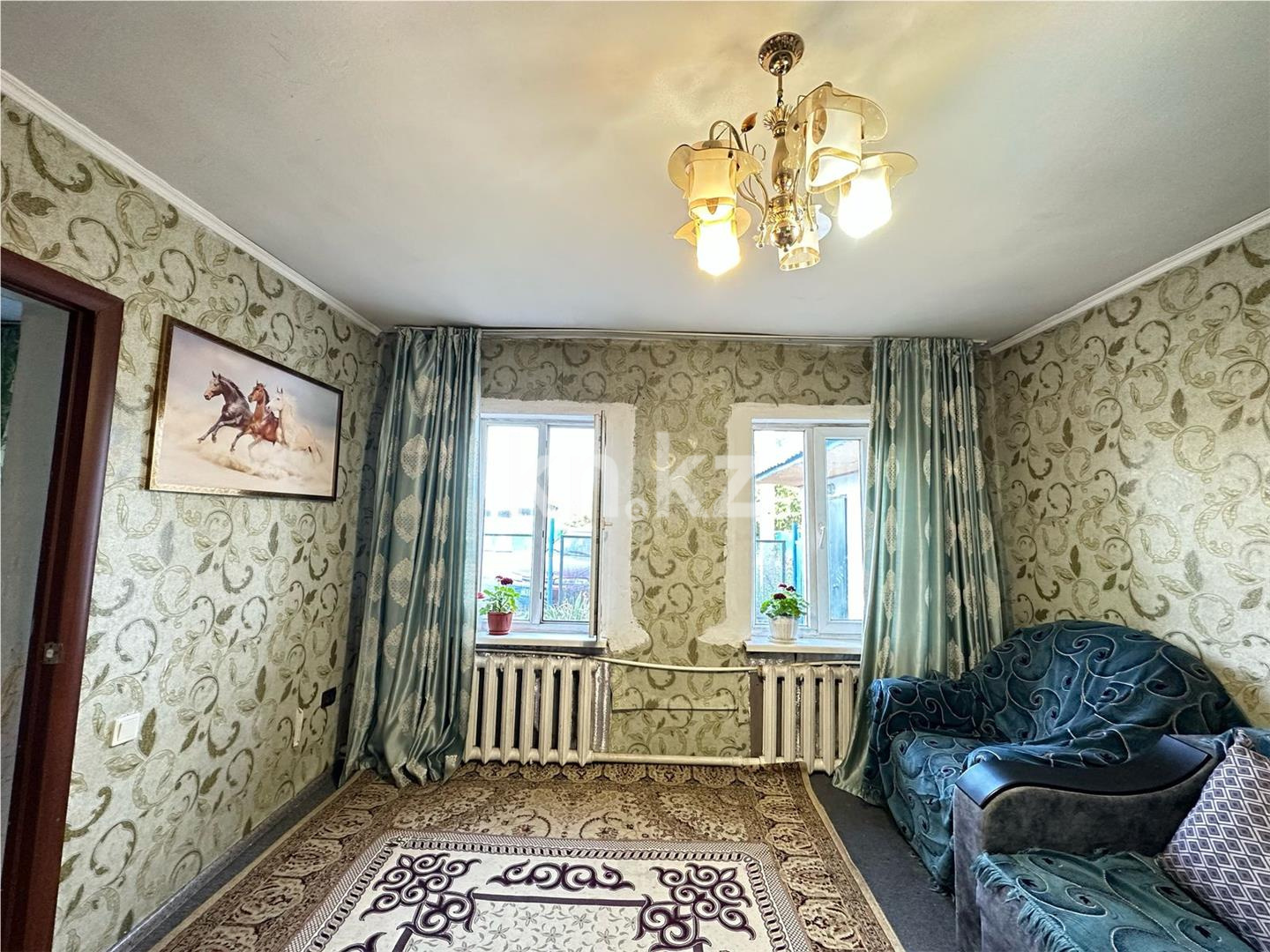 Продажа 4-комнатного дома, 76 м², ул. Октябрьская - Продажа домов, коттеджей в Караганде фото 1 из 16
