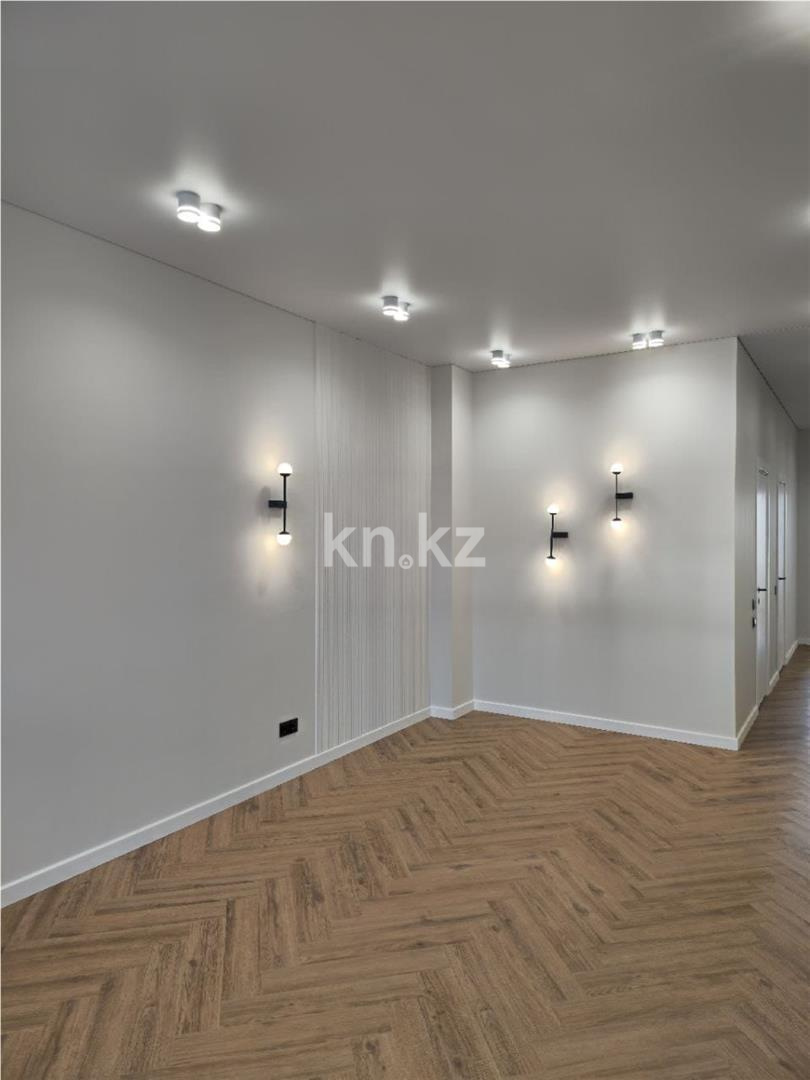 Продажа 3-комнатной квартиры, 100 м², ул. Букетова - Продажа  трехкомнатных квартир в Караганде фото 1 из 13