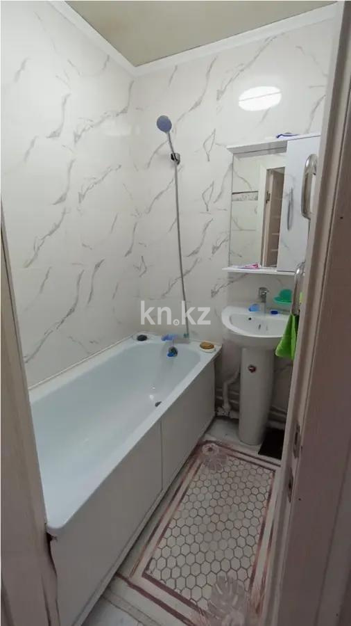 Продажа 3-комнатной квартиры, 50 м², мкр-н 16, дом  2 - Продажа  трехкомнатных квартир в Караганде без посредников фото 5 из 6