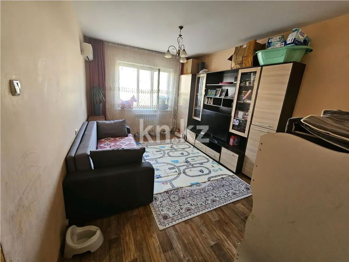 Продажа 1-комнатной квартиры, 42 м², мкр-н Аксай-5, дом  19 - Продажа квартир в Алматы фото 1 из 4