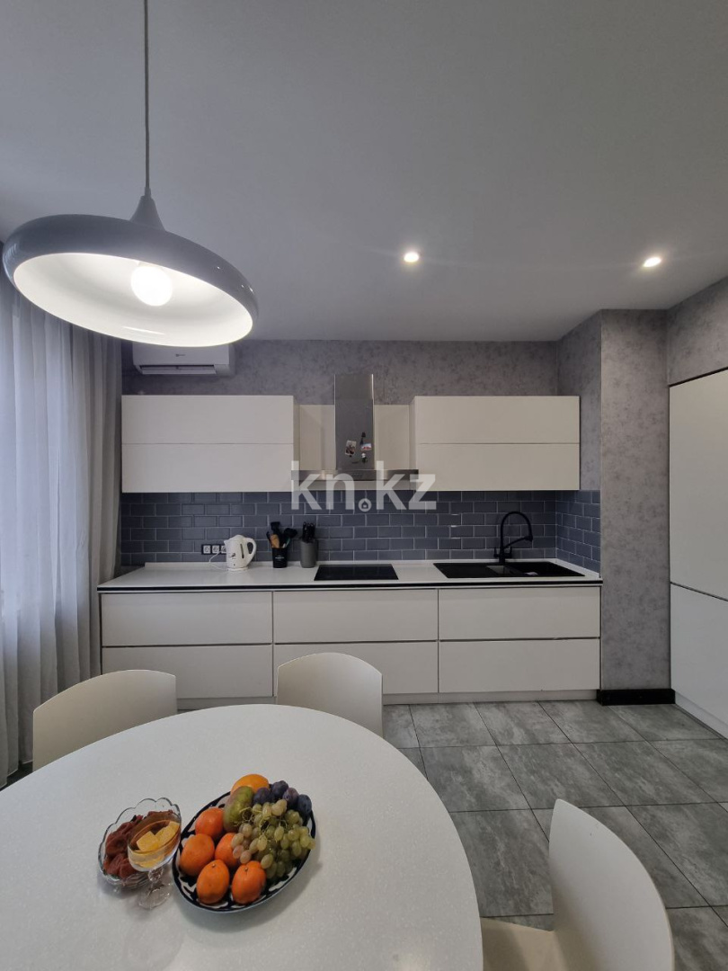 Продажа 4-комнатной квартиры, 160 м², ул. Аманжолова, дом  65/4 в Караганде - фото 16