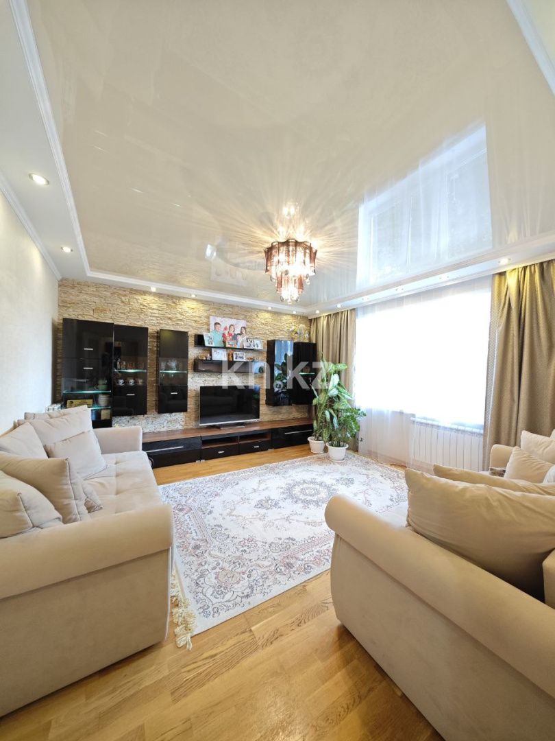 Продажа 3-комнатной квартиры, 62 м², мкр-н Голубые Пруды - Продажа  трехкомнатных квартир в Караганде с фото фото 1 из 13