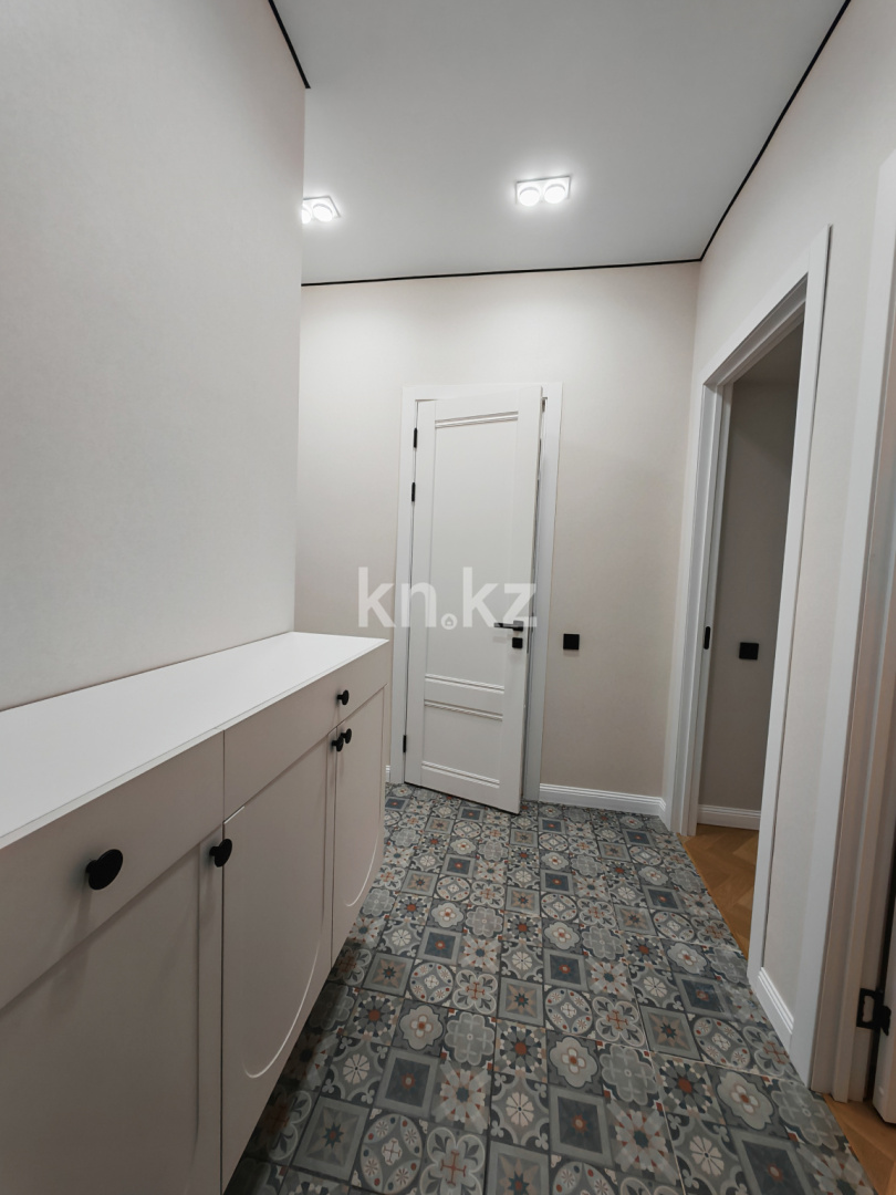 Продажа 3-комнатной квартиры, 68 м², ул. Е-15, дом  13 в Астане - фото 8