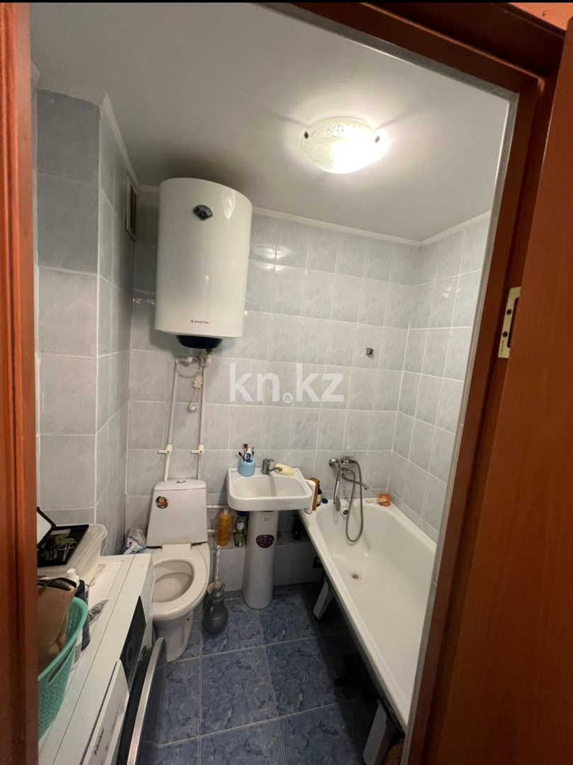 Продажа 2-комнатной квартиры, 42 м², мкр-н Восток-3, дом  15 в Караганде - фото 2