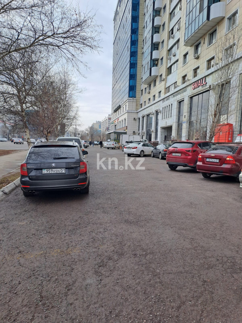 Продажа , 32 м², пр. Сарыарка, дом  15 - пр. Абая - Продажа офисных и торговых помещений в Астане с фото фото 1 из 4