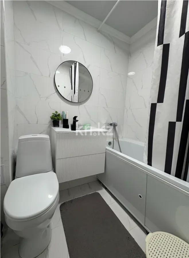 Продажа 3-комнатной квартиры, 59 м², мкр-н 8, дом  3 в Алматы - фото 5