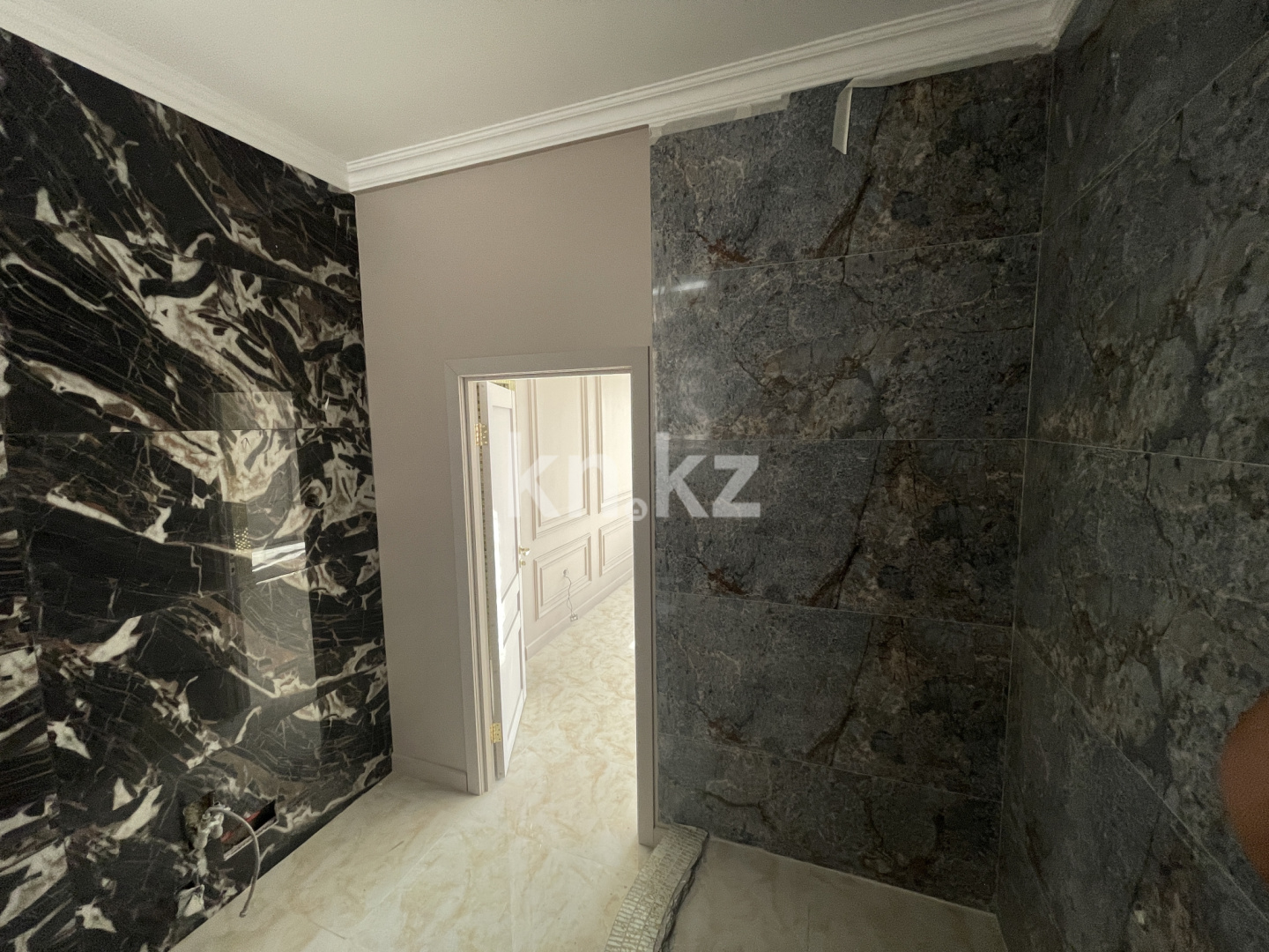 Продажа 4-комнатной квартиры, 142 м², ул. Желтоксан, дом  2/1 в Астане - фото 35