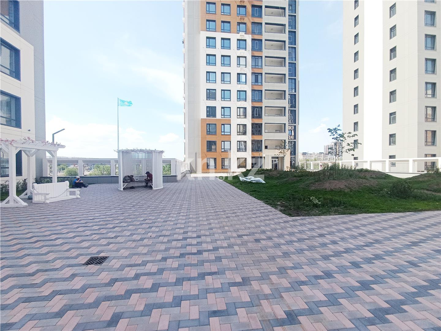 Продажа 3-комнатной квартиры, 87 м², пр. Республики, дом  23/2 в Караганде - фото 14