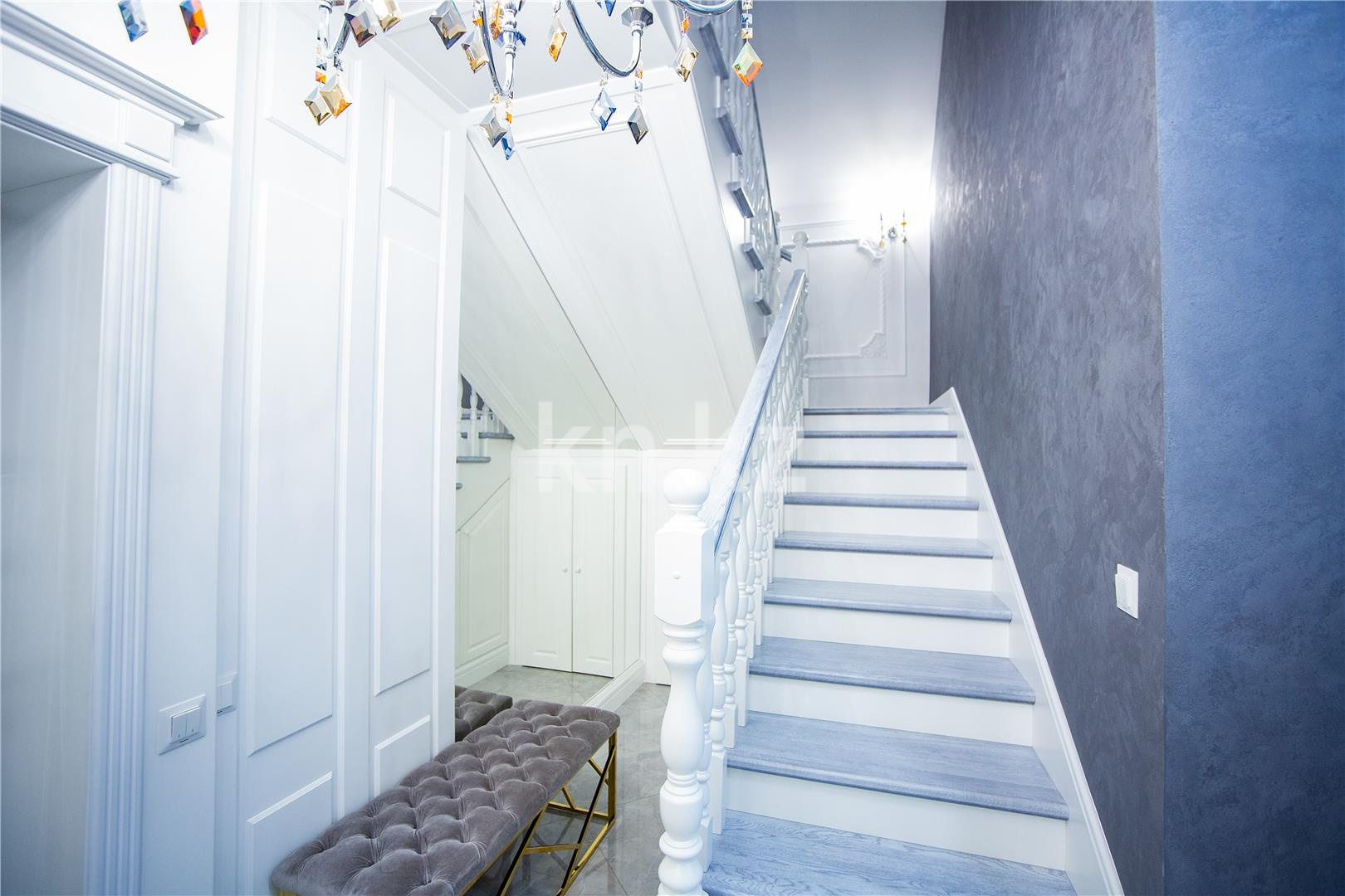 Продажа 4-комнатной квартиры, 154 м², ул. Аманжолова в Караганде - фото 8