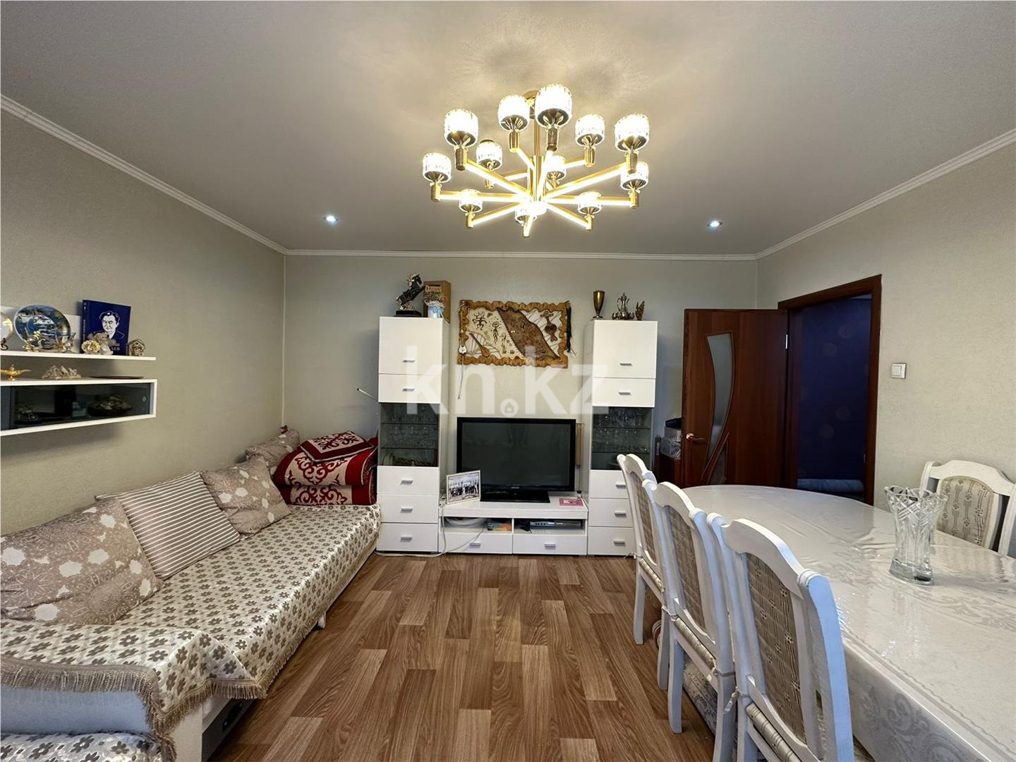 Продажа 3-комнатной квартиры, 64 м² - Продажа квартир в Караганде - страница 2 фото 2 из 13