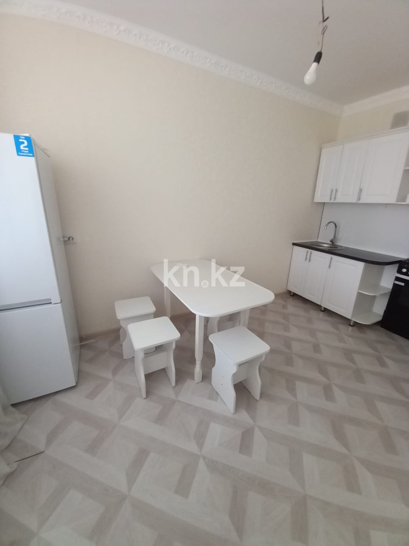 Аренда 1-комнатной квартиры, 42 м², ул. Бухар жырау, дом  36 - Аренда жилой и коммерческой недвижимости в Казахстане фото 1 из 6