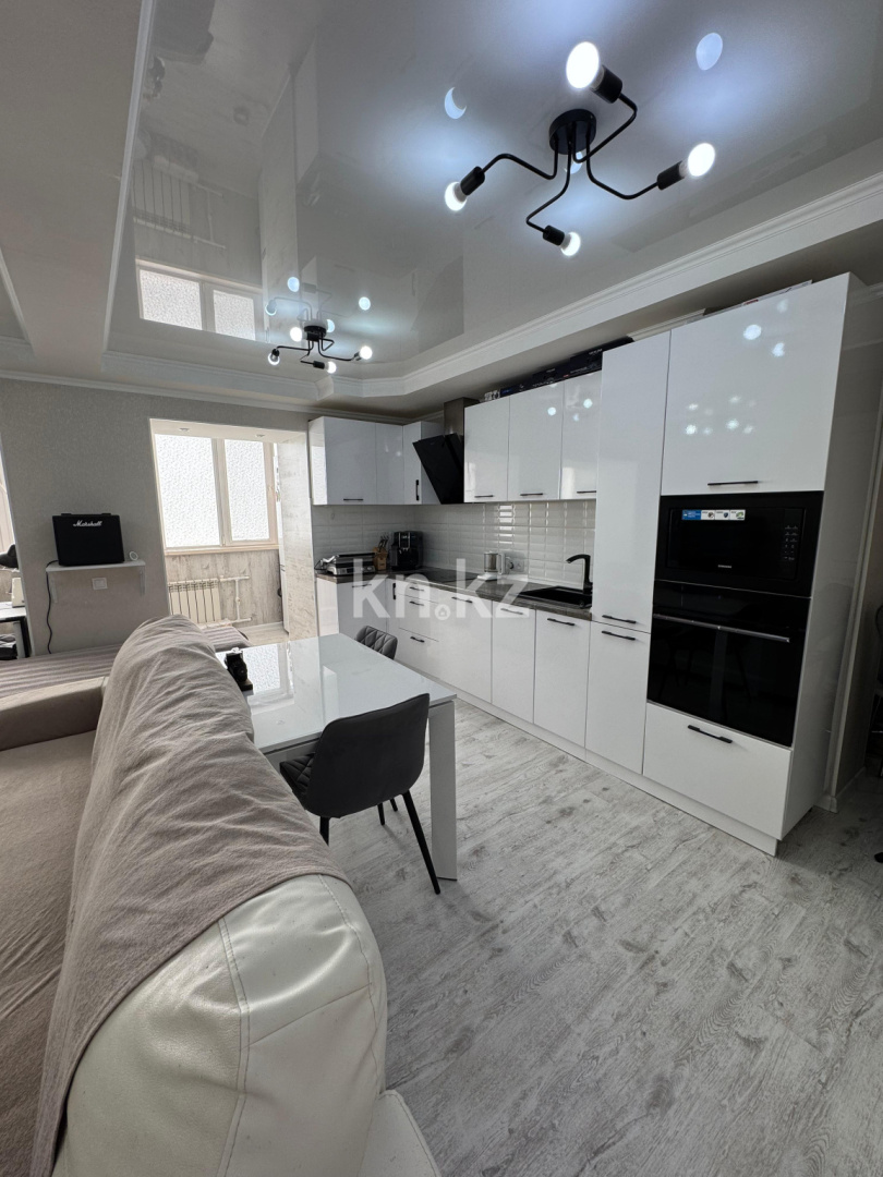 Продажа 2-комнатной квартиры, 55.4 м², ул. Муканова в Караганде