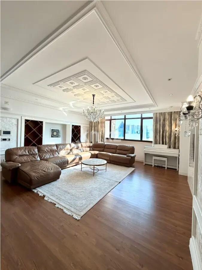 Продажа 5-комнатной квартиры, 252 м² в Астане
