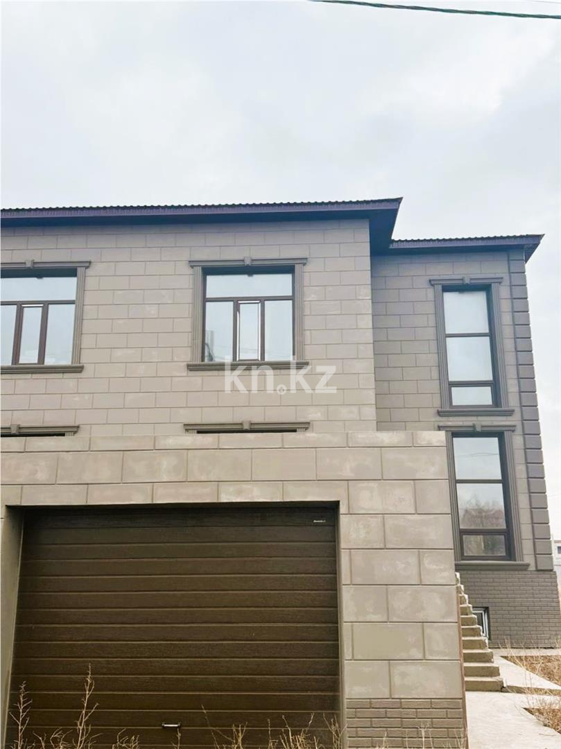 Продажа 4-комнатного дома, 267 м², ул. Алтайбаева, дом  43/4 - Продажа домов и коттеджей в Караганде фото 1 из 6