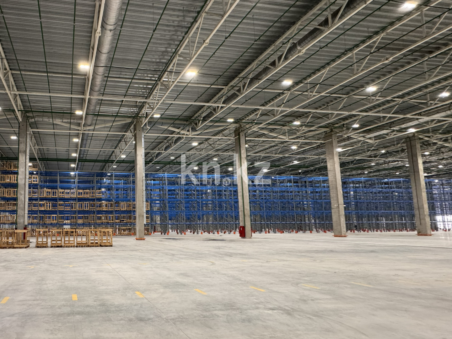 Аренда , 5000 м², АКХ Жетысу, дом  1095 - Аренда баз, складов и промышленной недвижимости в Алматы с фото фото 8 из 11