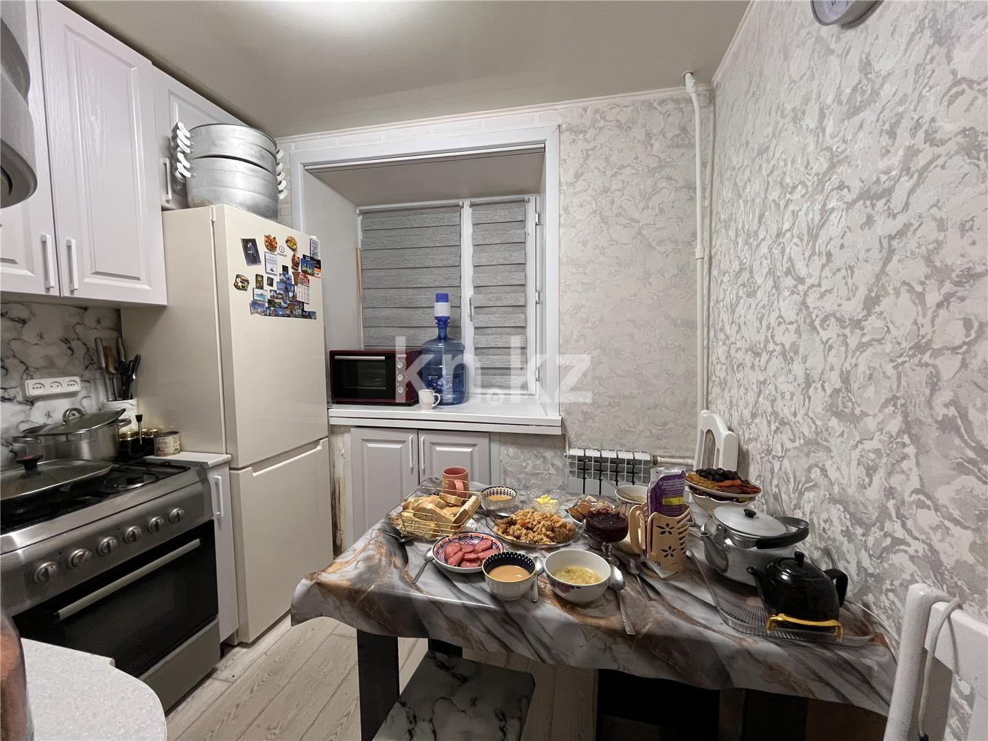 Продажа 3-комнатной квартиры, 58 м², мкр-н 14, дом  16 в Караганде - фото 8