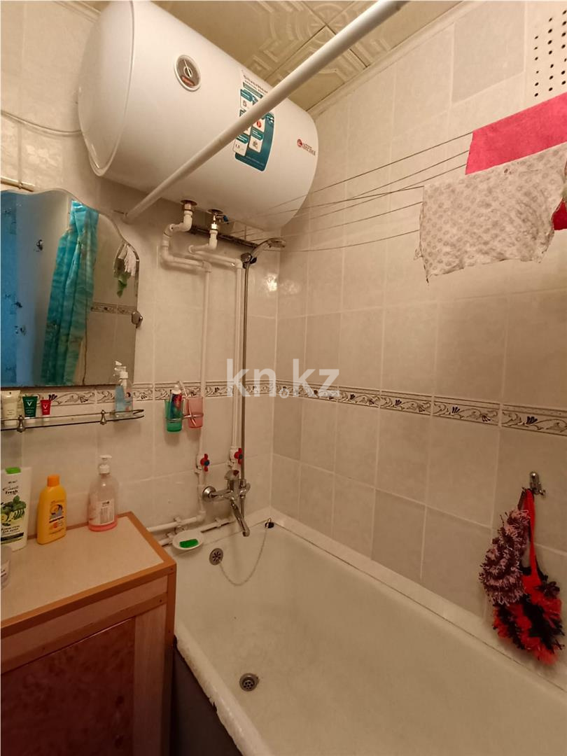 Продажа 3-комнатной квартиры, 63 м², мкр-н 22 - Продажа  трехкомнатных квартир в Караганде фото 11 из 15