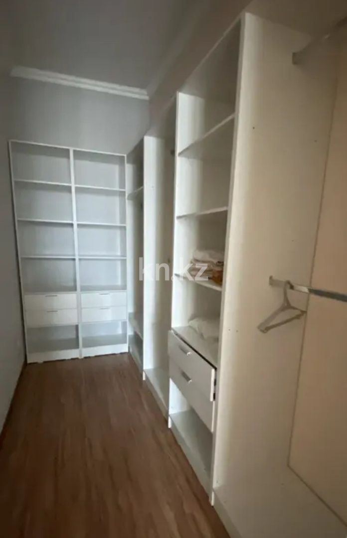 Аренда 4-комнатной квартиры, 180 м², пр. Мангилик Ел, дом  28 в Астане - фото 4