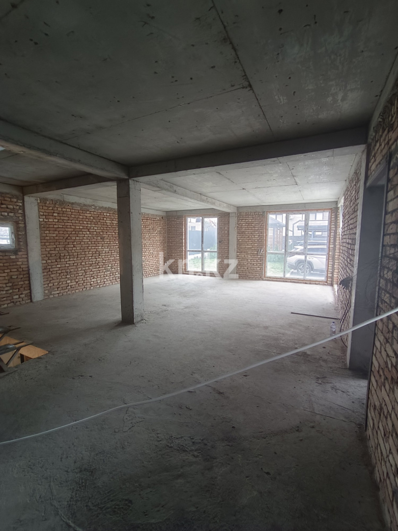 Продажа 6-комнатного дома, 320 м², ул. Мангистауская - Продажа домов, коттеджей в Алматы фото 10 из 16