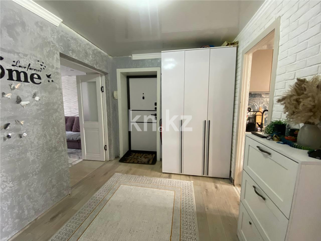 Продажа 3-комнатной квартиры, 59 м², ул. Маметовой, дом  93 - Продажа квартир в Караганде фото 8 из 13