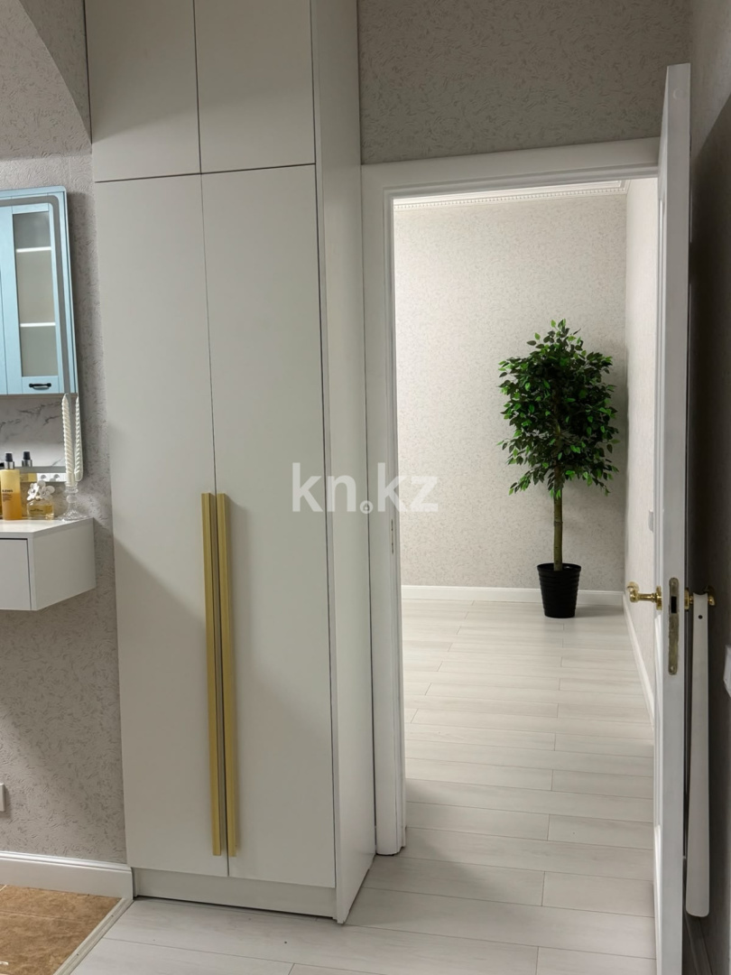 Продажа 1-комнатной квартиры, 42 м² в Алматы - фото 30