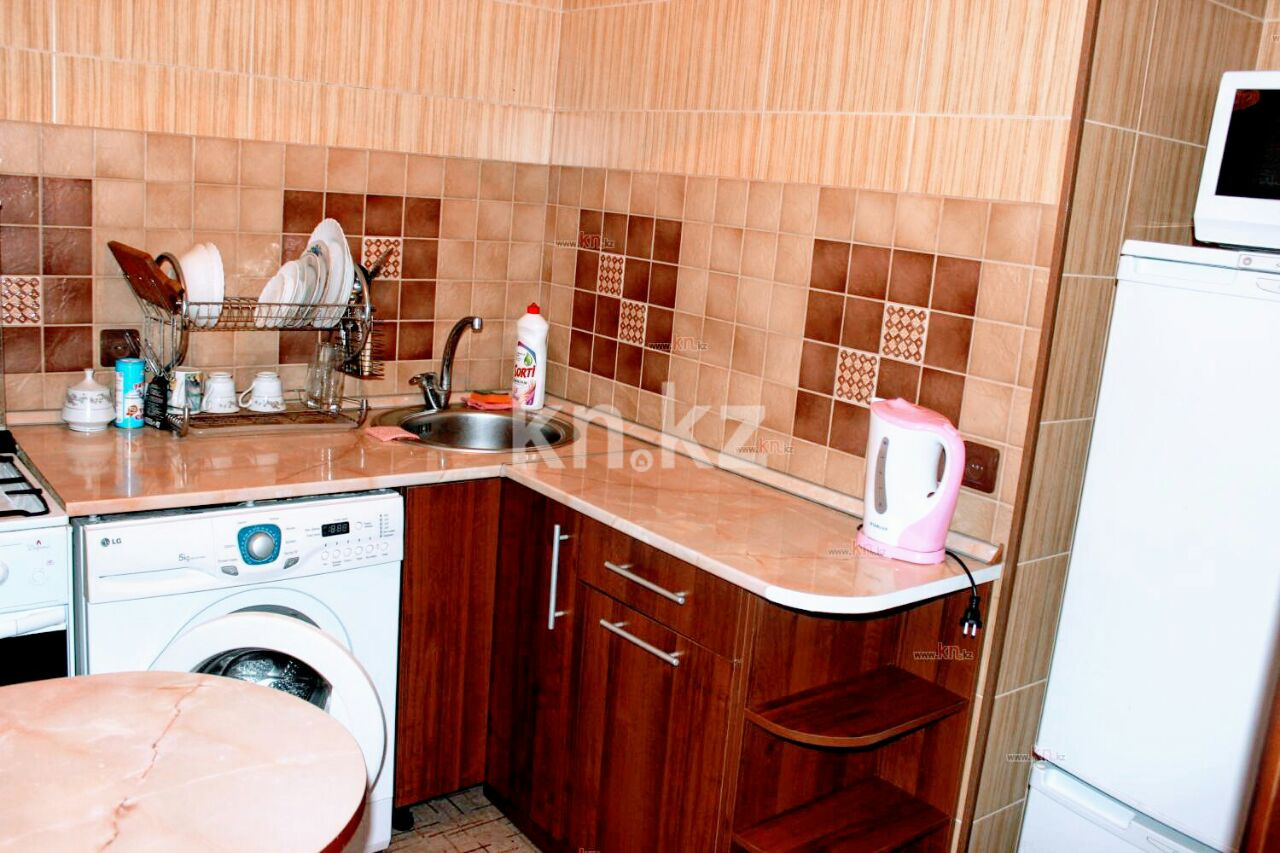 Аренда 1-комнатной квартиры посуточно, 34 м², ул. Алиханова, дом  22/3 - Аренда квартир посуточно в Караганде с фото фото 2 из 4