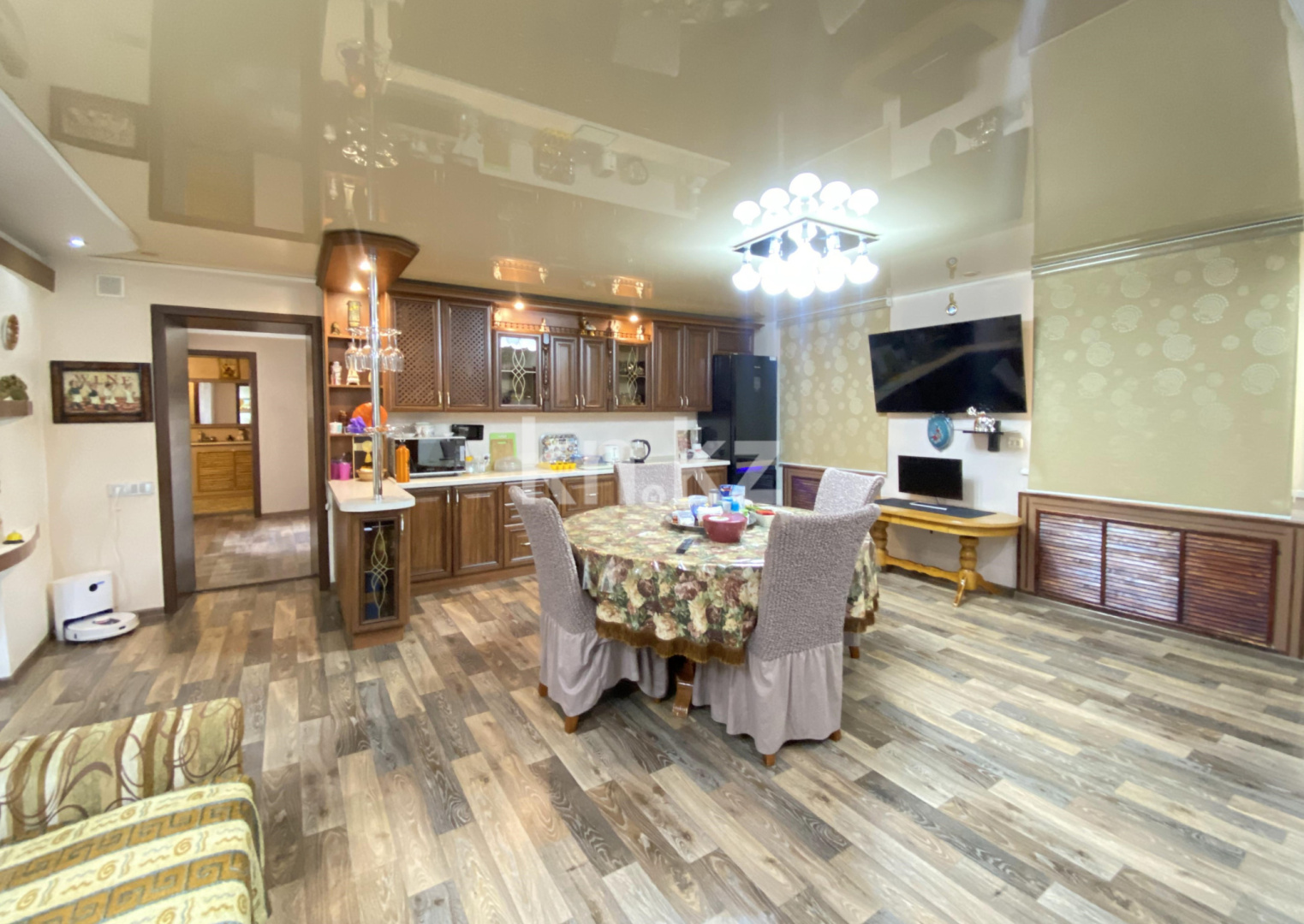 Продажа 5-комнатного дома, 214 м², ул. Четская в Караганде - фото 32