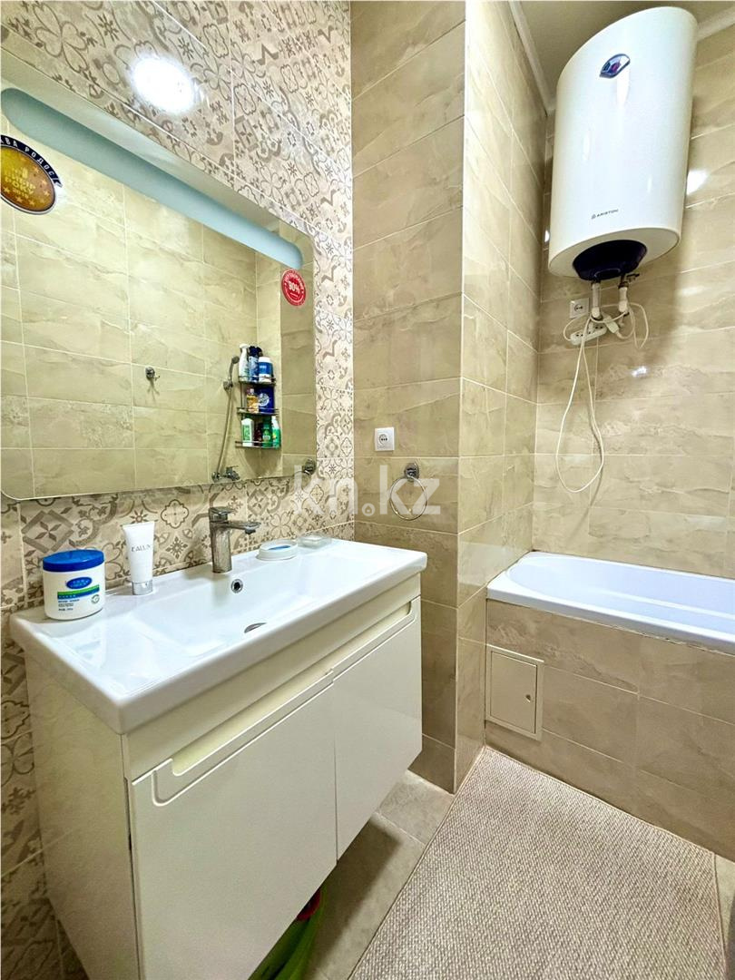 Продажа 3-комнатной квартиры, 68 м², мкр. Степной-2, дом  2/4 в Караганде - фото 12