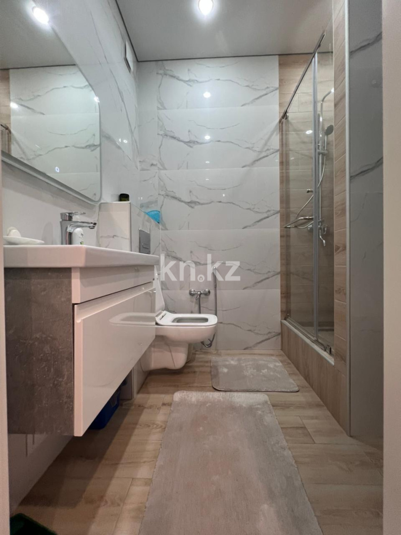 Аренда 1-комнатной квартиры посуточно, 40 м², пр. Шахтеров, дом  52б - Аренда квартир посуточно в Караганде с фото фото 13 из 19