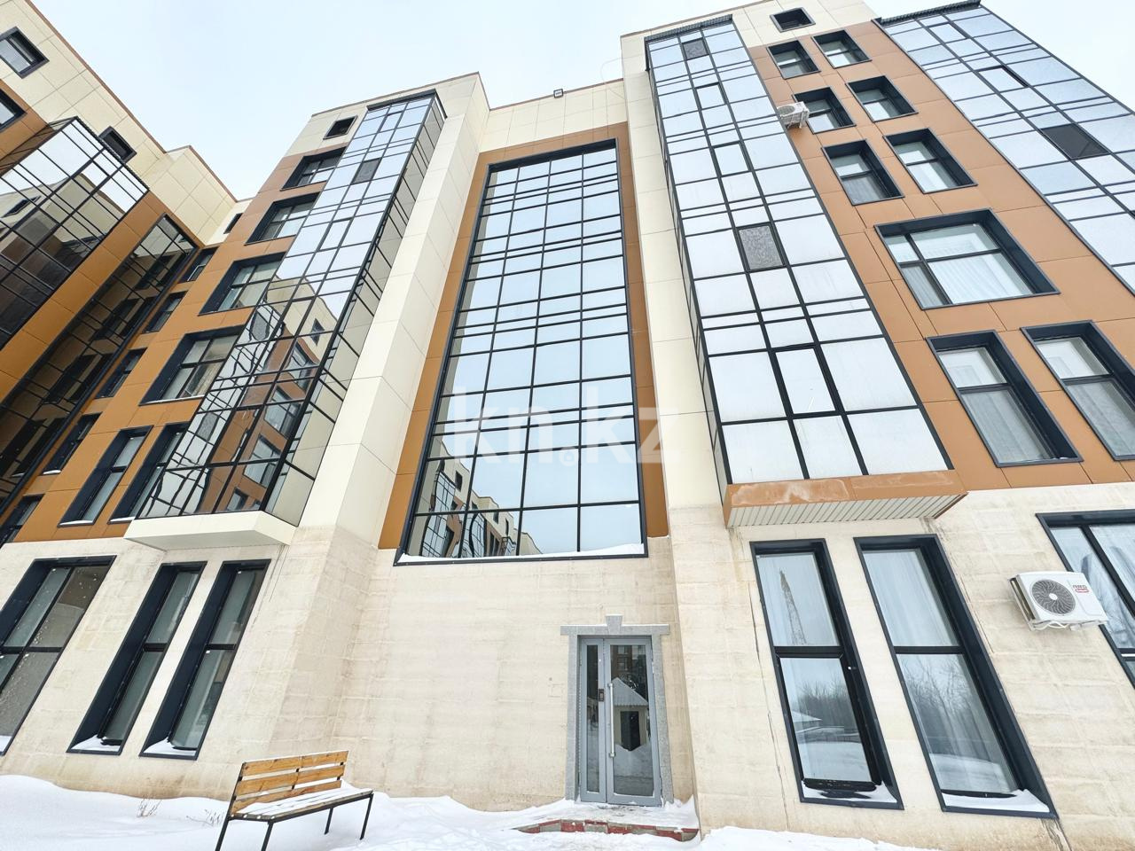Продажа 1-комнатной квартиры, 45 м², пр. Кабанбай батыра, дом  75а - Продажа квартир в Астане фото 1 из 21