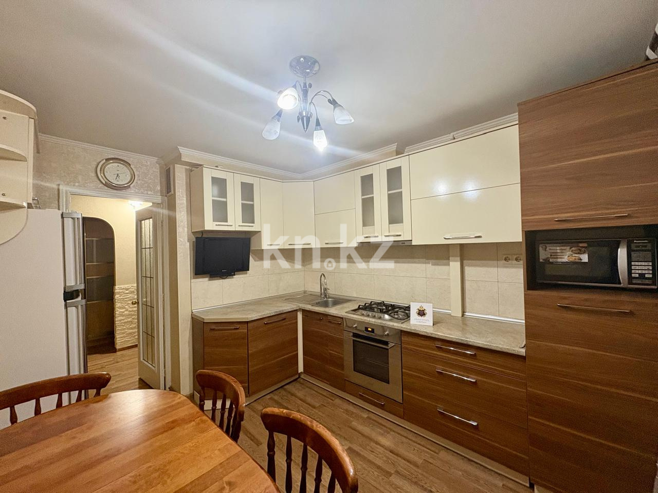 Продажа 3-комнатной квартиры, 70 м², мкр. Мамыр-2 - Продажа  трехкомнатных квартир в Алматы фото 1 из 21