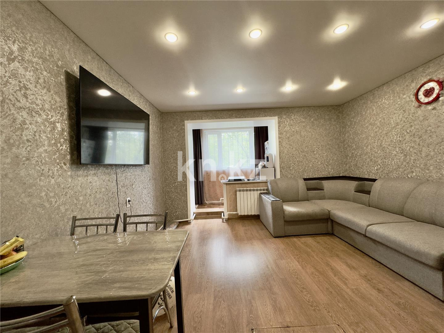Продажа 3-комнатной квартиры, 45 м², ул. Мирная, дом  10/1 - Продажа квартир в Караганде фото 1 из 23