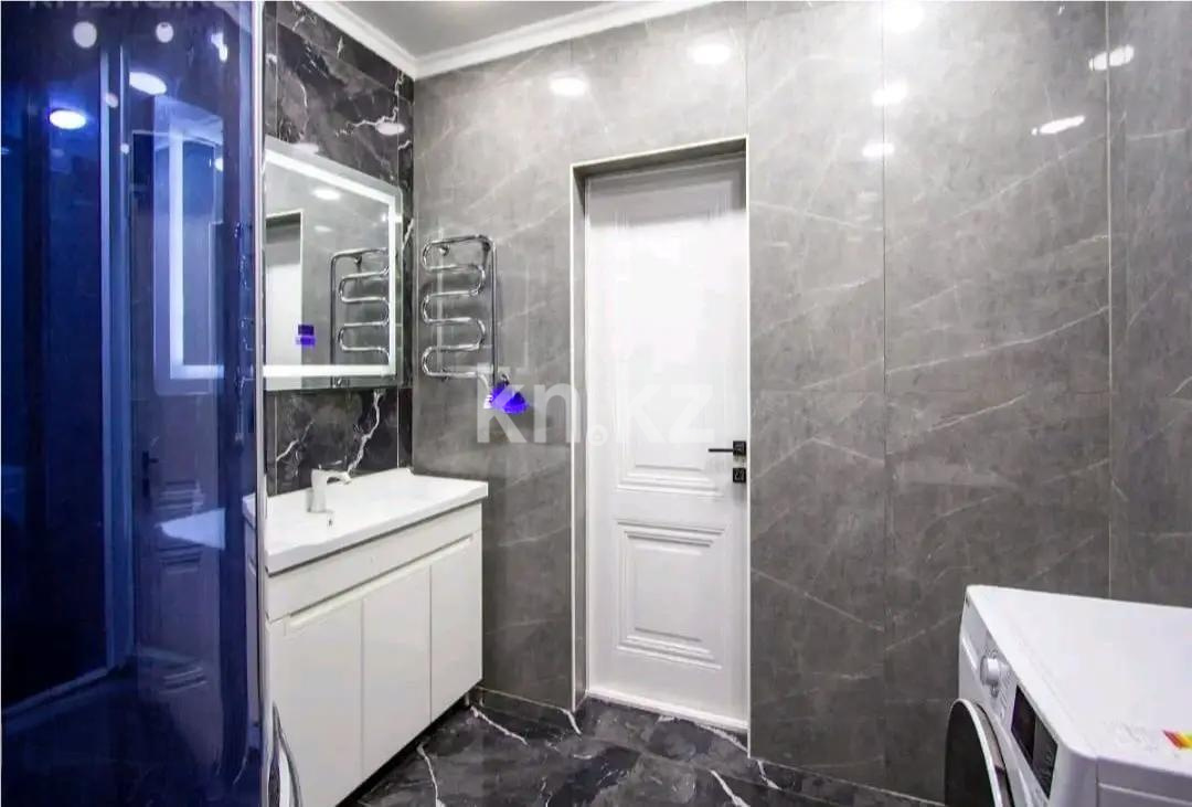 Продажа 3-комнатной квартиры, 98 м², ул. Жазылбека, дом  20 в Алматы - фото 4