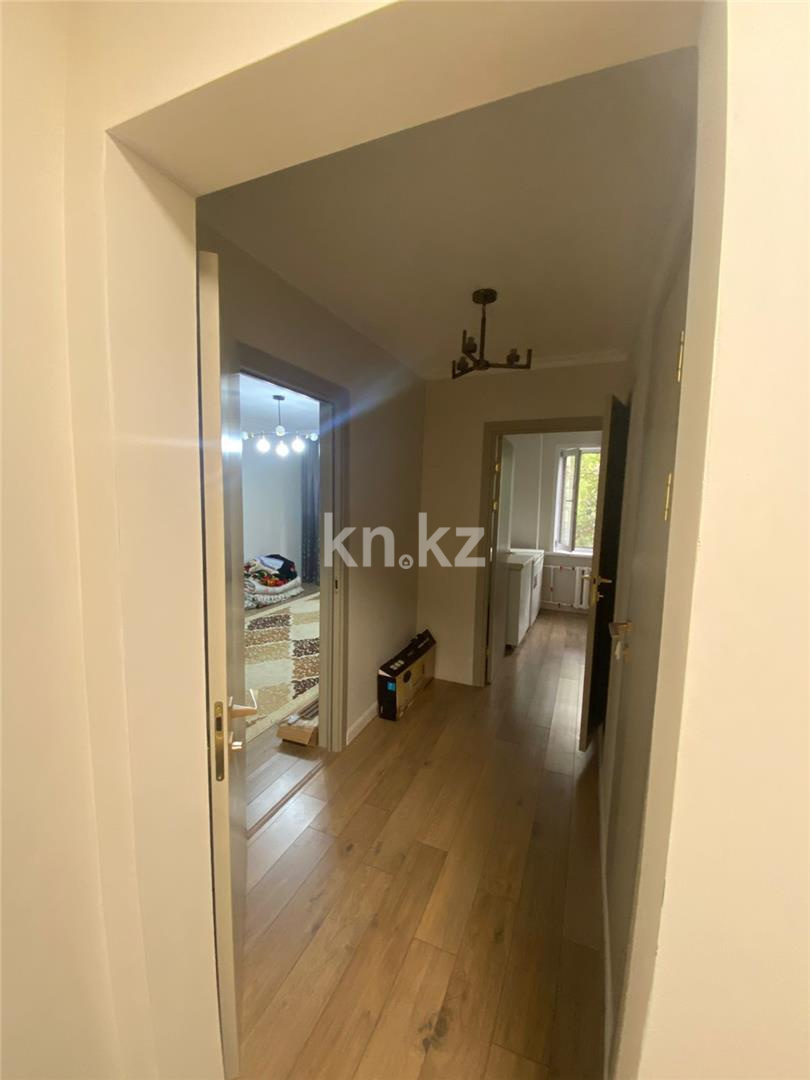 Продажа 5-комнатной квартиры, 100 м², 6-й мкр. - Продажа квартир в Казахстане фото 17 из 18