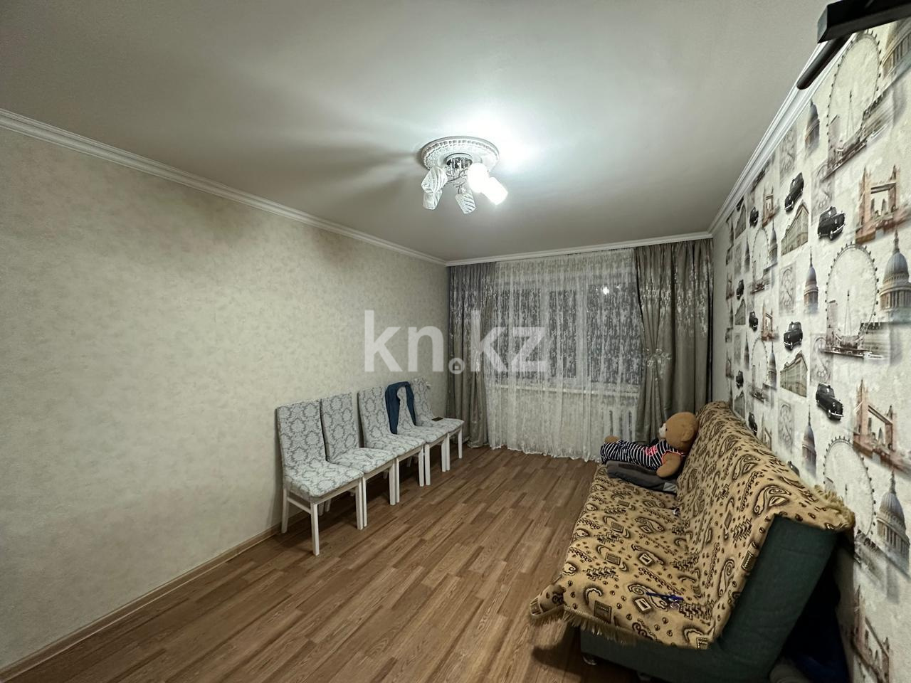 Продажа 3-комнатной квартиры, 62 м², мкр-н 22 - Продажа  трехкомнатных квартир в Караганде фото 3 из 8