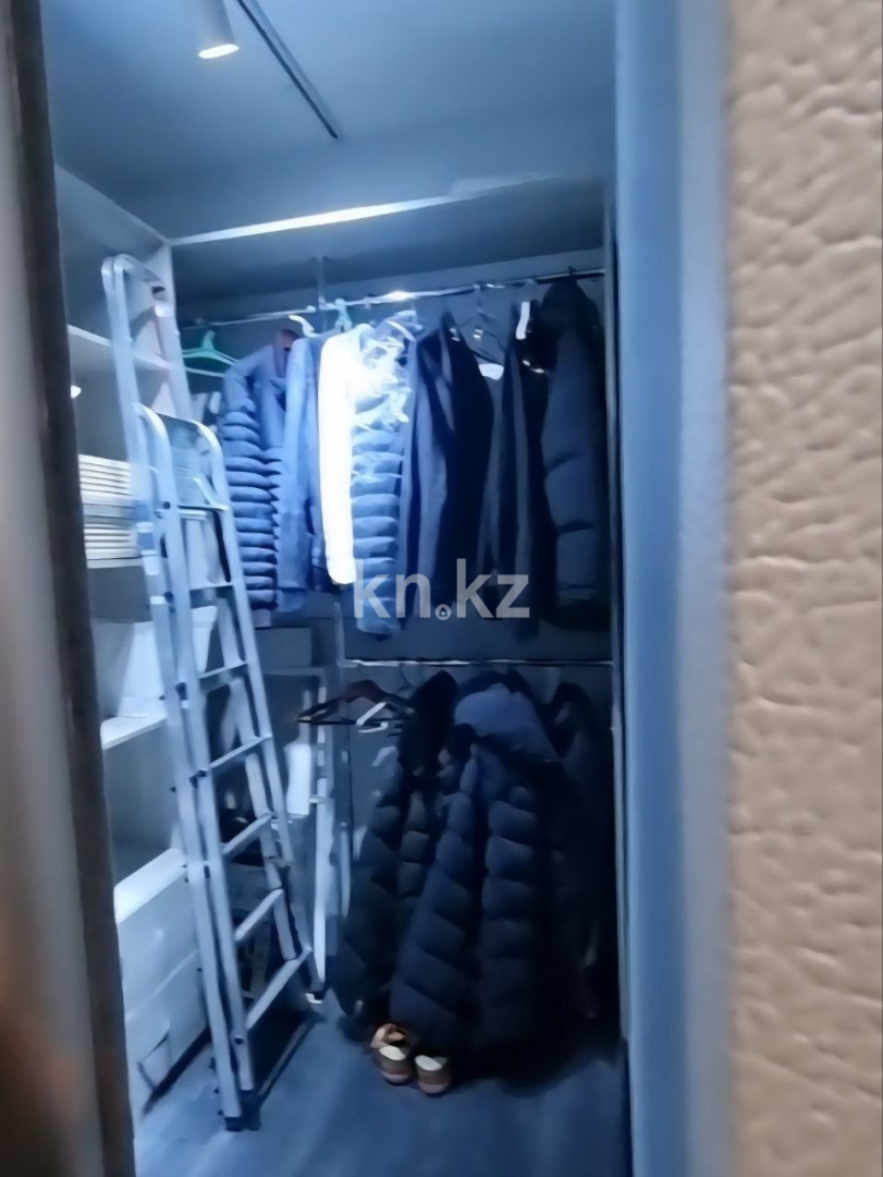 Продажа 4-комнатной квартиры, 160 м², ул. Аманжолова, дом  65/4 в Караганде - фото 10