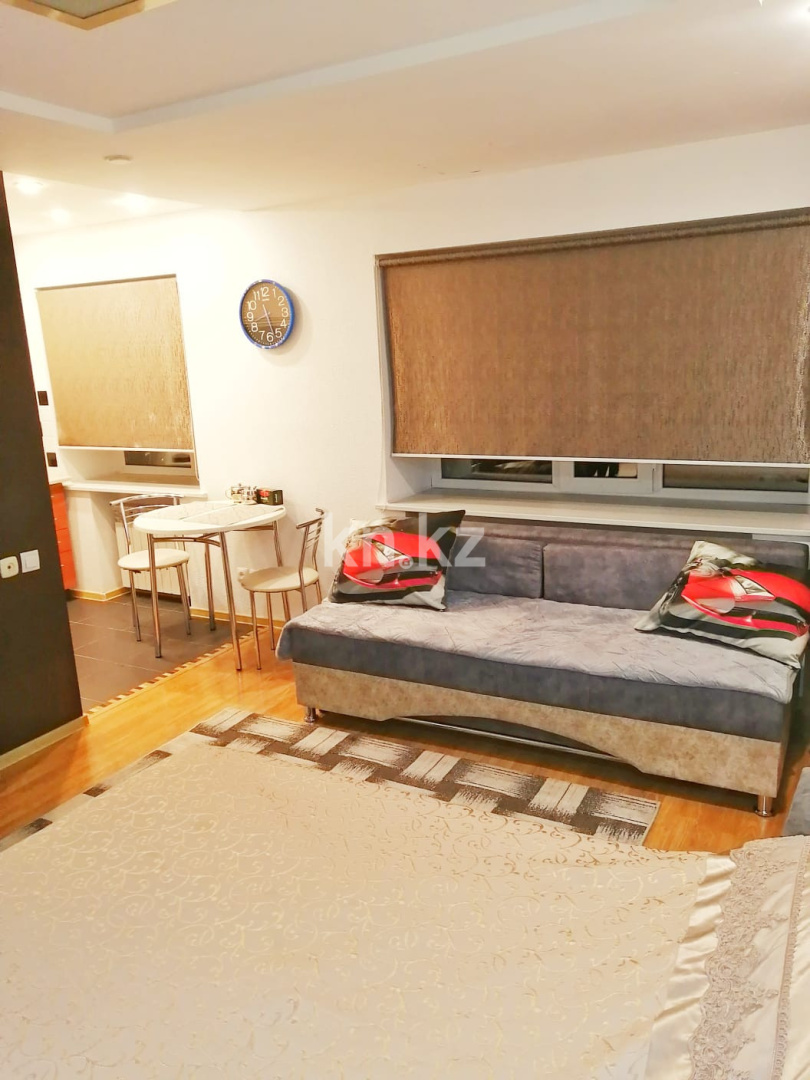 Аренда 1-комнатной квартиры, 36 м², пр. Н. Абдирова, дом  9 - Аренда квартиры помесячно в Караганде фото 1 из 14