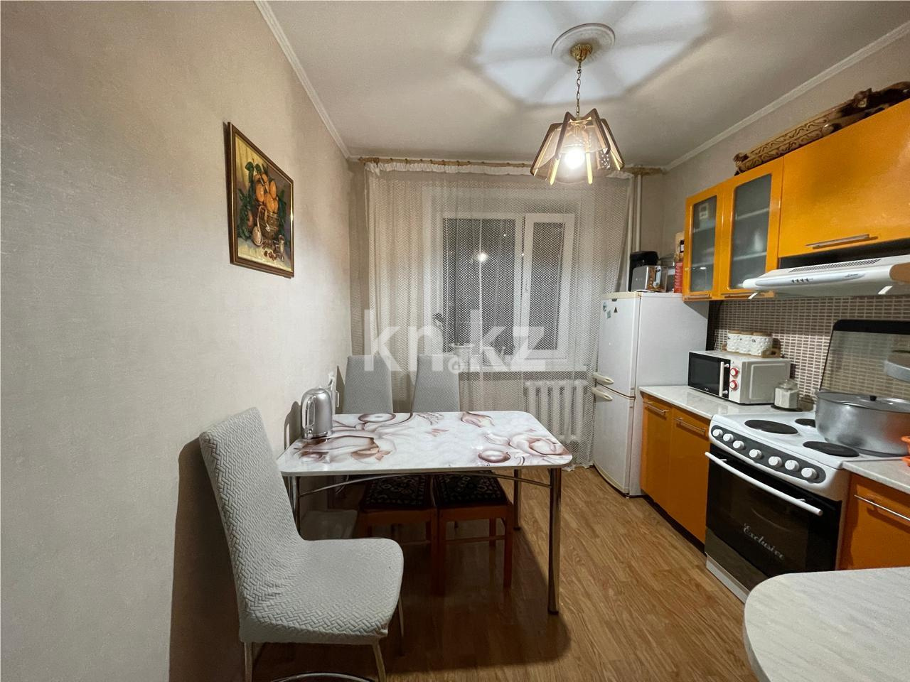 Продажа 3-комнатной квартиры, 63 м², мкр-н Гульдер-1 в Караганде - фото 8