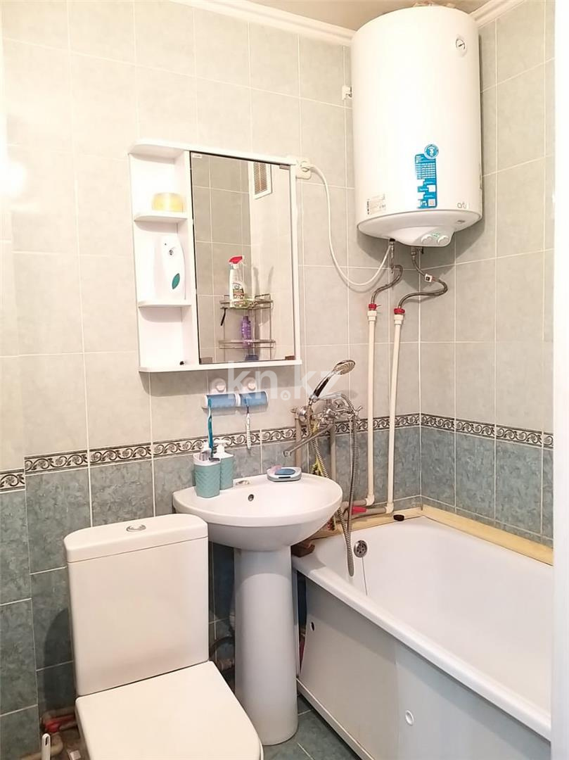 Продажа 3-комнатной квартиры, 56 м², мкр-н 12 в Караганде - фото 15