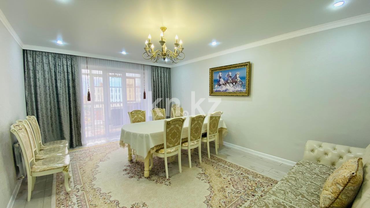 Продажа 4-комнатной квартиры, 110 м², ул. Муканова - Продажа  четырехкомнатных квартир в Караганде фото 2 из 35