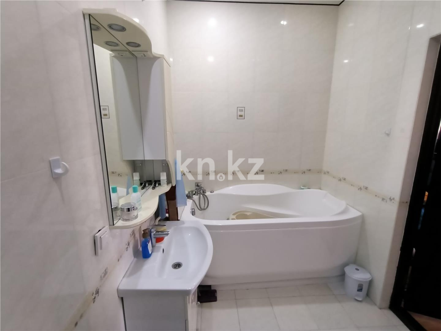 Продажа 4-комнатной квартиры, 133 м² - Продажа квартир в Астане - страница 30 фото 20 из 23