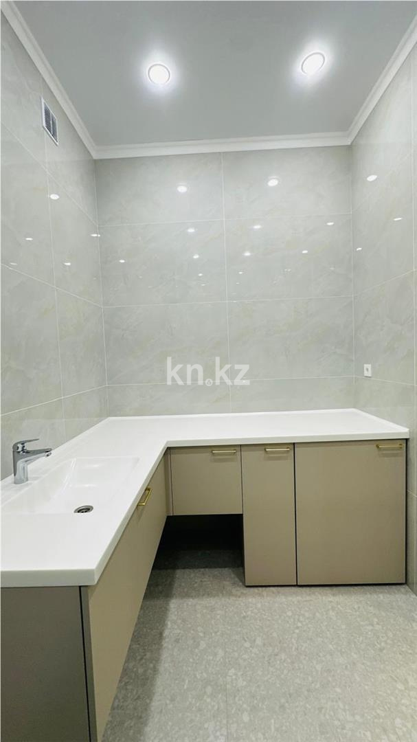 Продажа 3-комнатной квартиры, 80 м², ул. Казыбек би в Астане - фото 14